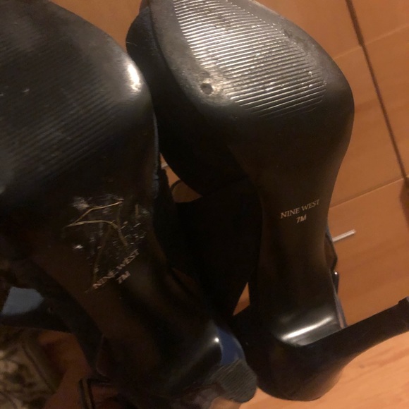 Nine West size 7 navy blue booties - Picture 7 of 9